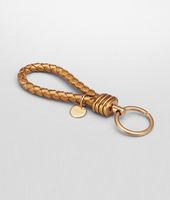 Bottega Veneta® Schlüsselanhänger aus Nappaleder und Ayers Intrecciato Oro Bruciato Bottega Veneta® Schlüsselanhänger aus Nappaleder und Ayers Intrecciato Oro Bruciato
