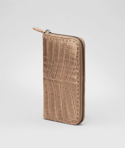 BOTTEGA VENETA - Portemonnaie mit Zip aus glänzendem Krokodilleder