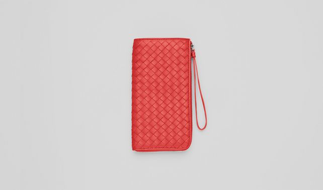 BOTTEGA VENETA - Portemonnaie mit Zip aus Nappaleder Intrecciato New Red