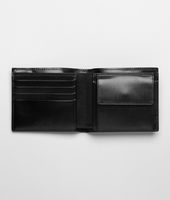 Bottega Veneta® Portemonnaie aus gebürstetem Intreccio Scolpito Prusse und Nero Bottega Veneta® Portemonnaie aus gebürstetem Intreccio Scolpito Prusse und Nero