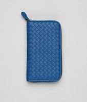 Bottega Veneta® Portemonnaie mit Rundum-Reißverschluss aus Nappaleder Intrecciato Électrique Bottega Veneta® Portemonnaie mit Rundum-Reißverschluss aus Nappaleder Intrecciato Électrique