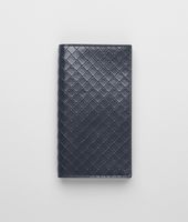 Bottega Veneta® Portafoglio Continental Prusse e Nero in Intreccio Scolpito Spazzolato Bottega Veneta® Portafoglio Continental Prusse e Nero in Intreccio Scolpito Spazzolato