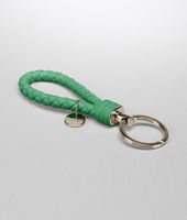 Bottega Veneta® Schlüsselanhänger aus Nappaleder Intrecciato Trèfle Bottega Veneta® Schlüsselanhänger aus Nappaleder Intrecciato Trèfle