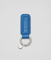 Bottega Veneta® Schlüsselanhänger aus Nappaleder Intrecciato Électrique Bottega Veneta® Schlüsselanhänger aus Nappaleder Intrecciato Électrique