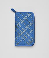 Bottega Veneta® Portemonnaie mit Rundum-Reißverschluss aus Ayers und Nappaleder Intrecciato Électrique Bottega Veneta® Portemonnaie mit Rundum-Reißverschluss aus Ayers und Nappaleder Intrecciato Électrique
