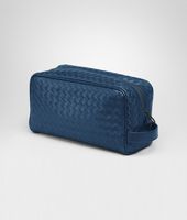 Bottega Veneta® Kosmetiktasche aus VN-Leder Intrecciato Électrique Bottega Veneta® Kosmetiktasche aus VN-Leder Intrecciato Électrique