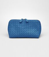 Bottega Veneta® Kosmetiktasche aus Nappaleder Intrecciato Électrique Bottega Veneta® Kosmetiktasche aus Nappaleder Intrecciato Électrique