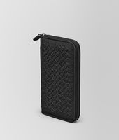 Bottega Veneta® PORTEMONNAIE MIT RUNDUM-REISSVERSCHLUSS AUS STRAUSSENLEDER ANTIK INTRECCIATO NERO Bottega Veneta® PORTEMONNAIE MIT RUNDUM-REISSVERSCHLUSS AUS STRAUSSENLEDER ANTIK INTRECCIATO NERO