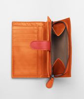 Bottega Veneta® Continental Portemonnaie aus gewachstem Intrecciato New Red Tangerine Bottega Veneta® Continental Portemonnaie aus gewachstem Intrecciato New Red Tangerine