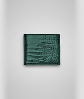 Bottega Veneta® PORTEMONNAIE AUS KROKODILLEDER FUMÉ MENTHE Bottega Veneta® PORTEMONNAIE AUS KROKODILLEDER FUMÉ MENTHE