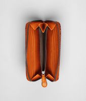 Bottega Veneta® Portafoglio Tangerine in Ayers Livrea Intrecciato con Zip Bottega Veneta® Portafoglio Tangerine in Ayers Livrea Intrecciato con Zip