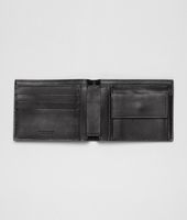Bottega Veneta® PORTEMONNAIE AUS PERFORIERTEM LEICHTEM KALSBSLEDER RUND NERO Bottega Veneta® PORTEMONNAIE AUS PERFORIERTEM LEICHTEM KALSBSLEDER RUND NERO