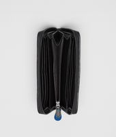 Bottega Veneta® Portemonnaie mit Rundum-Reißverschluss aus Nappaleder Glass Intrecciato Électrique Bottega Veneta® Portemonnaie mit Rundum-Reißverschluss aus Nappaleder Glass Intrecciato Électrique