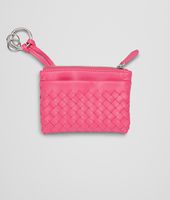 Bottega Veneta® SCHLÜSSELETUI AUS NAPPALEDER INTRECCIATO ROSA SHOCK Bottega Veneta® SCHLÜSSELETUI AUS NAPPALEDER INTRECCIATO ROSA SHOCK