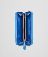 Bottega Veneta® PORTAFOGLIO SIGNAL BLUE IN VN INTRECCIATO CON ZIP Bottega Veneta® PORTAFOGLIO SIGNAL BLUE IN VN INTRECCIATO CON ZIP