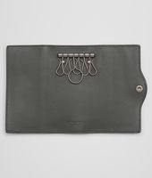 Bottega Veneta® PORTE-CLÉS NEW LIGHT GREY EN NAPPA INTRECCIATO Bottega Veneta® PORTE-CLÉS NEW LIGHT GREY EN NAPPA INTRECCIATO