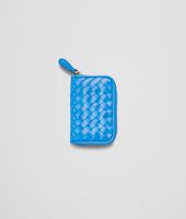 Bottega Veneta® PORTE-MONNAIE SIGNAL BLUE EN CUIR VN INTRECCIATO Bottega Veneta® PORTE-MONNAIE SIGNAL BLUE EN CUIR VN INTRECCIATO