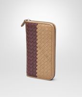 Bottega Veneta® Portemonnaie mit Rundum-Reissverschluss AUS CLUB FUMÉ INTRECCIATO NEW BRONZE, AUBERGINE UND EDOARDO Bottega Veneta® Portemonnaie mit Rundum-Reissverschluss AUS CLUB FUMÉ INTRECCIATO NEW BRONZE, AUBERGINE UND EDOARDO