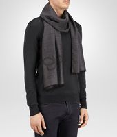 Bottega Veneta® SCIARPA ANTHRACITE E BLACK IN CASHMERE, LANA E SETA Bottega Veneta® SCIARPA ANTHRACITE E BLACK IN CASHMERE, LANA E SETA