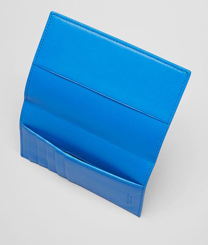 BOTTEGA VENETA - Nero Signal Blue Intrecciato Washed Vintage Passport Case