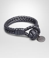 Bottega Veneta® ARMBAND AUS CERVO METALLIC-LEDER INTRECCIATO NEW LIGHT GREY Bottega Veneta® ARMBAND AUS CERVO METALLIC-LEDER INTRECCIATO NEW LIGHT GREY