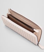 Bottega Veneta® PORTEMONNAIE MIT ZIP AUS NAPPALEDER INTRECCIATO PALE Bottega Veneta® PORTEMONNAIE MIT ZIP AUS NAPPALEDER INTRECCIATO PALE