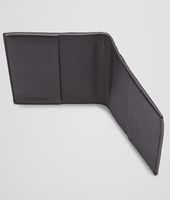 Bottega Veneta® MONALISA NERO INTRECCIATO AYERS PASSPORT CASE
Bottega Veneta® MONALISA NERO INTRECCIATO AYERS PASSPORT CASE