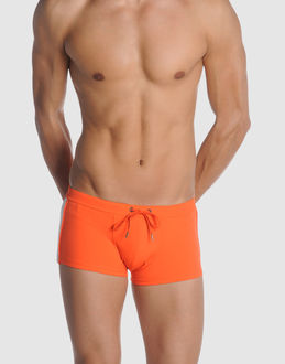 JOHN GALLIANO BEACHWEAR - MARE E PISCINA - Boxer da mare - su YOOX.COM