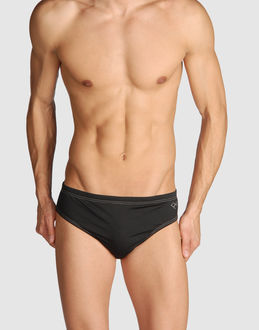 ARENA - MARE E PISCINA - Slip mare - su YOOX.COM
