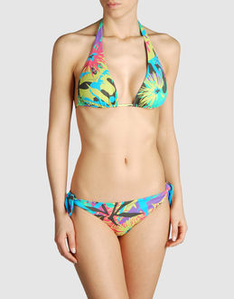 FISICO-CRISTINA FERRARI - MARE E PISCINA - Bikini - su YOOX.COM