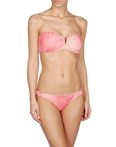 ZOOM FISICO-Cristina Ferrari - Bikini