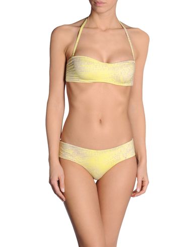 ZOOM FISICO-Cristina Ferrari - Bikini