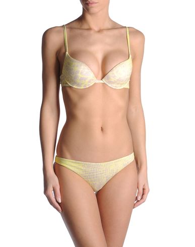 ZOOM FISICO-Cristina Ferrari - Bikini