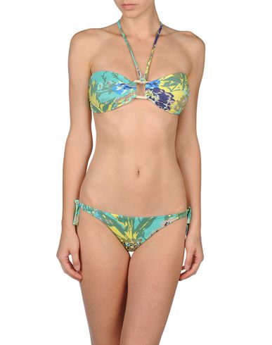 ZOOM FISICO-Cristina Ferrari - Bikini