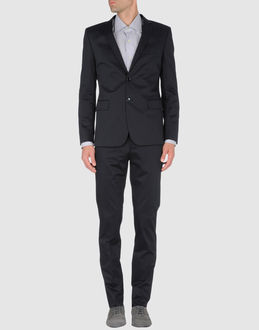 BRIAN DALES - ABITI - Abiti - su YOOX.COM