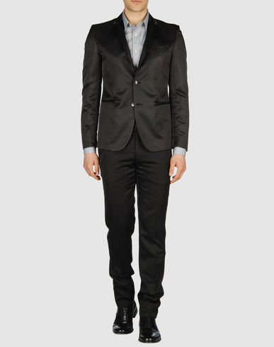 ZOOM BRIAN DALES - Suit