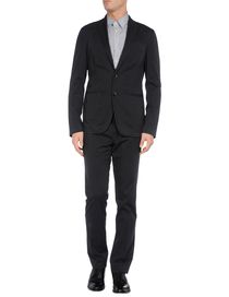 RODA - Suit
