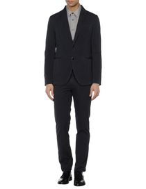 RODA - Suit