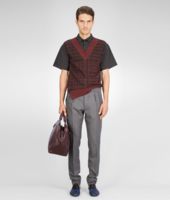 Bottega Veneta® CHEMISE AUBERGINE NERO EN COTON À CARREAUX EFFET GRAPHIQUE ET COTON TECHNIQUE Bottega Veneta® CHEMISE AUBERGINE NERO EN COTON À CARREAUX EFFET GRAPHIQUE ET COTON TECHNIQUE