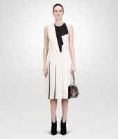 Bottega Veneta® ABITO PALE NERO IN CRÊPE DI LANA Bottega Veneta® ABITO PALE NERO IN CRÊPE DI LANA