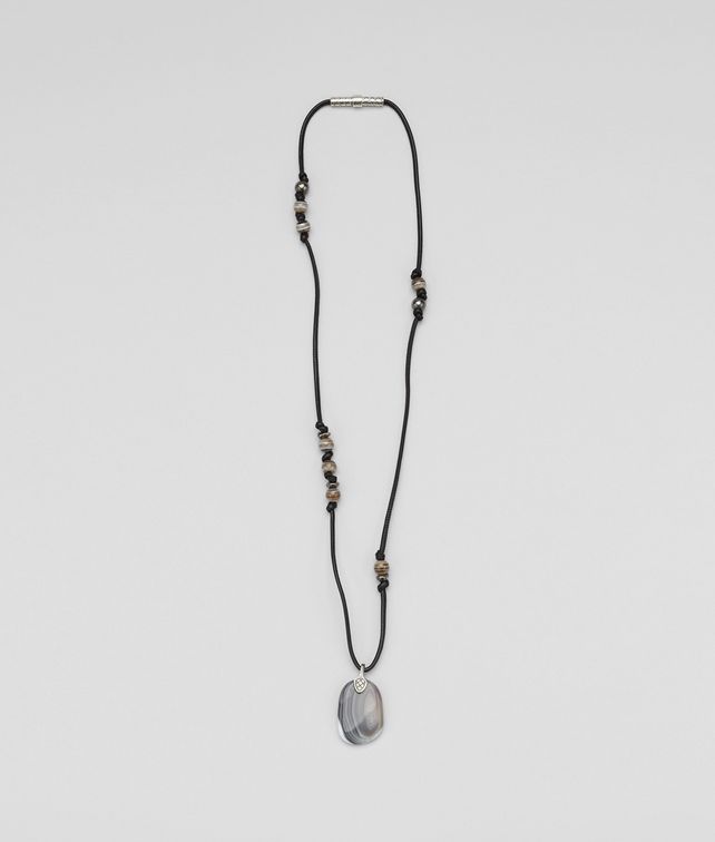 BOTTEGA VENETA Pendentif en nappa, argent oxydé et agate naturale nero Collier U fp