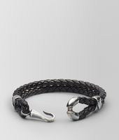 Bottega Veneta® Armband aus oxidiertem Silber und Nappaleder Intrecciato Nero Bottega Veneta® Armband aus oxidiertem Silber und Nappaleder Intrecciato Nero