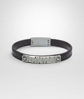 Bottega Veneta® ARMBAND AUS OXIDIERTEM SILBER UND INTRECCIATO-LEDER NERO Bottega Veneta® ARMBAND AUS OXIDIERTEM SILBER UND INTRECCIATO-LEDER NERO