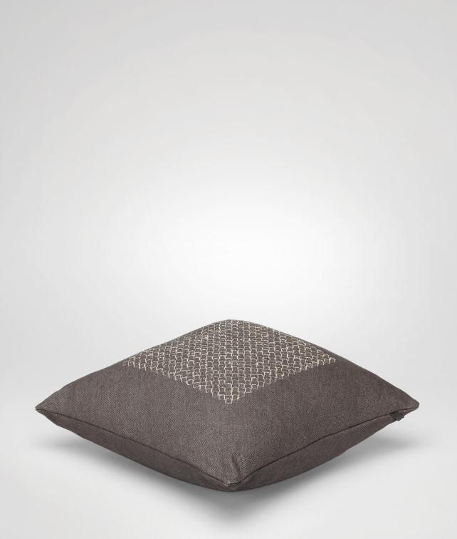 BOTTEGA VENETA Intrecciato Linen Square Pillow Pillow and blanket E fp
