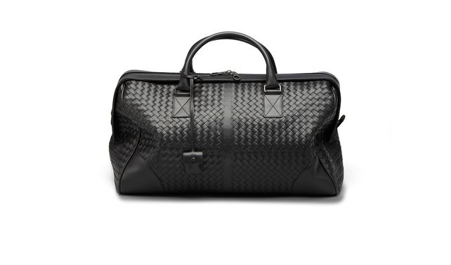 BOTTEGA VENETA - Mittelgroße Reisetasche aus VN-Leder Intrecciato Nero