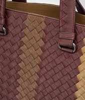 Bottega Veneta® AKTENTASCHE AUS CLUB FUMÉ INTRECCIATO NEW BRONZE, AUBERGINE UND EDOARDO Bottega Veneta® AKTENTASCHE AUS CLUB FUMÉ INTRECCIATO NEW BRONZE, AUBERGINE UND EDOARDO