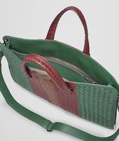Bottega Veneta® AKTENTASCHE AUS CLUB FUMÉ INTRECCIATO EMERALD GREEN, AUBERGINE UND EDOARDO Bottega Veneta® AKTENTASCHE AUS CLUB FUMÉ INTRECCIATO EMERALD GREEN, AUBERGINE UND EDOARDO
