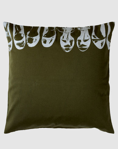 ZOOM LA CERISE SUR LE GATEAU - Pillow