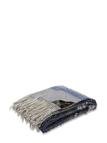LIFESTYLE - Living - TOUGH LUXE STRIPES