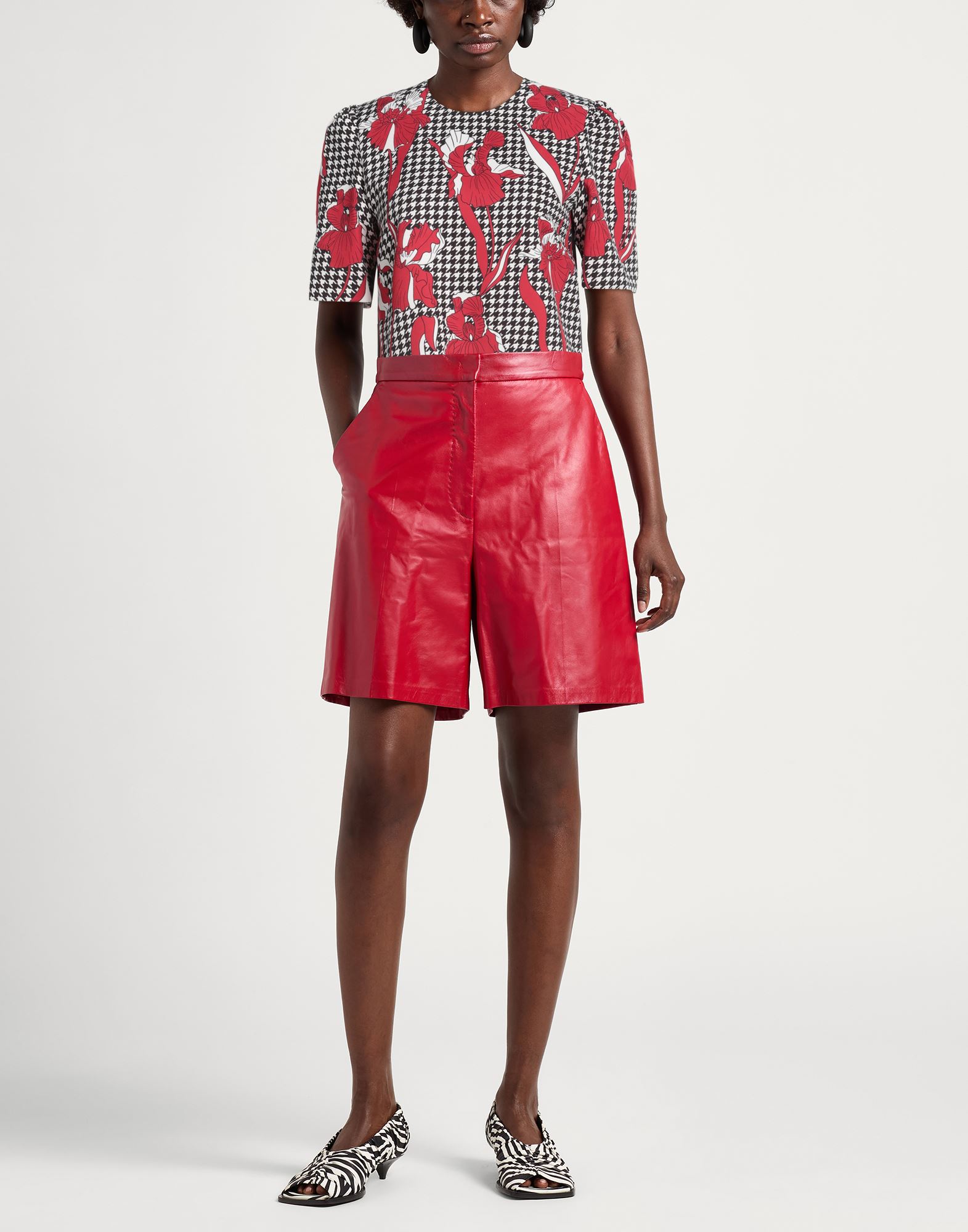  Boutique Moschino - Tops - Tops - On Yoox.com 